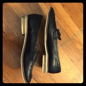 Nine West black leather women’s size 6 loafers